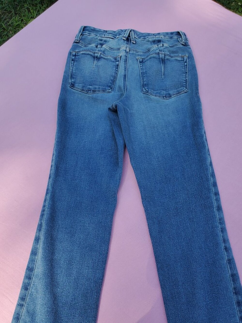 GOOD AMERICAN SOFT TECH GOOD LEGS STRAIGHT JEANS - Picture 5 of 7
